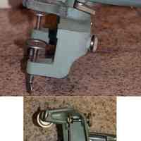          side and bottom view of anchor
   