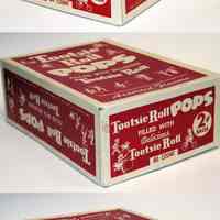 Box: Tootsie Roll Pops, 80 count, retailer package. Made by Sweets Co. of America, Hoboken, N.J., n.d., ca. 1940-1950.