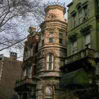          195: 923 + 925 Hudson Street
   