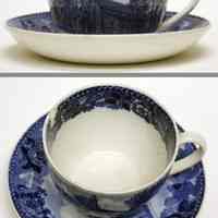          cup and saucer set
   