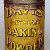 Can: Davis Dry Yeast Baking Powder. R. B. Davis Co., Hoboken, n.d., ca. 1922-1932.