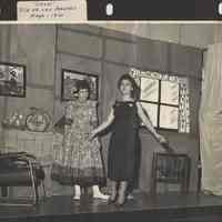          Padilla1-28-1 show dia del madres May 1960 r
   