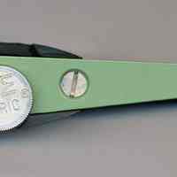          detail bottom of scriber with model name
   