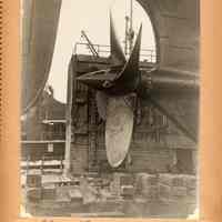          full image recto leaf 9 of 16
   