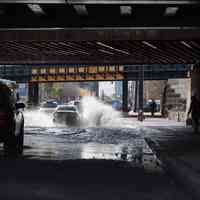          121101-5409-underpass(sterneslaven)
   