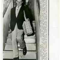 Sinatra photo: Frank Sinatra leaving plane after arrival in Los Angeles, CA, May 23, 1950.