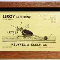          detail interior label
   