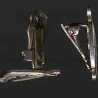          side views, clasp open and closed
   