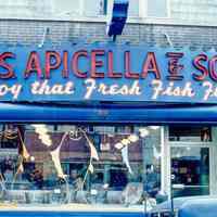          06 Apicella store front
   
