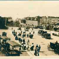          B+W photo of the carriageway at the head end of the North German Lloyd Line piers, Hoboken, 1914. picture number 1
   