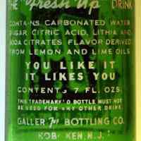          detail text on back; Galler 7up Bottling Co.
   