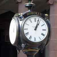         21: four-sided street clock, Washington Street
   