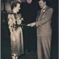Photo of marriage ceremony of Antoinette Heitman & Harold Grouls, St. Matthew