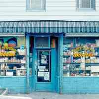          22 Three Sisters Grocery
   