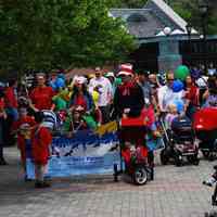          050 Sinatra Park parade start
   