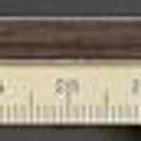          bottom edge: centimeter measure
   