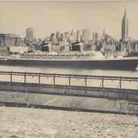          long pier + S.S. United States
   