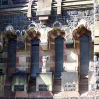          40: four windows with ange sculpture, northt facade
   
