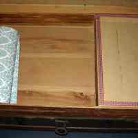          wood tray
   