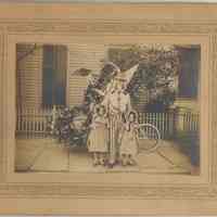          full image, condition
   