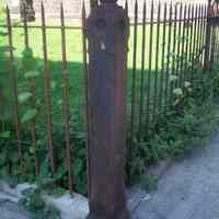          43: detail fence at corner of Willow Ave. & Sixth St.
   