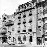 B+W photo of the Elks Club and the Gayety Theatre on Washington St. between 10th & 11th Sts., 1914.