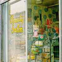          33 Sixta Beauty Salon / Wig Shop
   