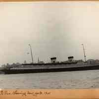          full image recto leaf 6 of 16; Origsize: 10 x 13
   