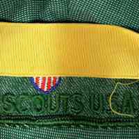          patch & ribbon right shoulder
   
