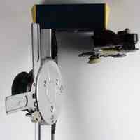          vertical track: detail side view at top
   