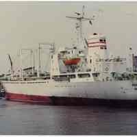          02 S.S. Hobsjokull; note Lipton Tea building at right
   