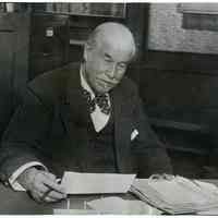          image: Sir Thomas Lipton in his Hoboken office, 1930.
   