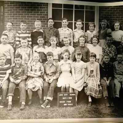 Lake City School, May 4 1950, Grade Four, Mrs. Traux