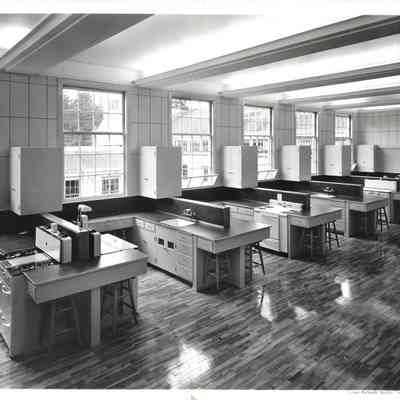 Six empty stations in the Food Laboratory