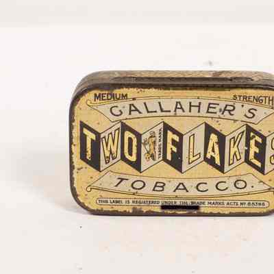 Tobacco tin