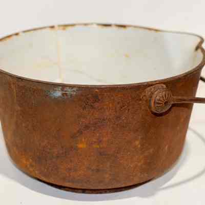 Cast jam pot