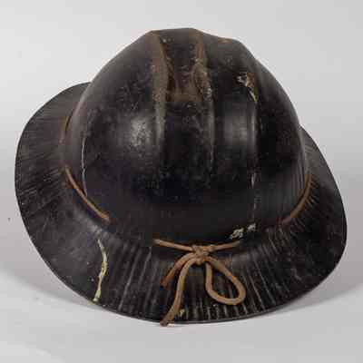 Protective safety helmet