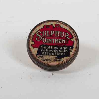 Ointment tin