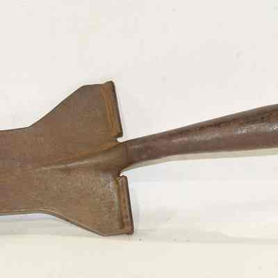 Trench spade