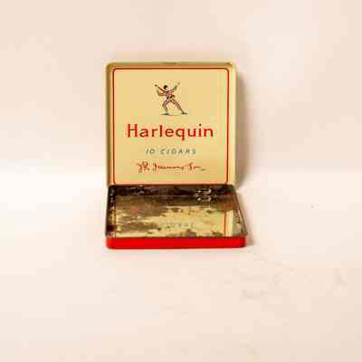 Tobacco tin