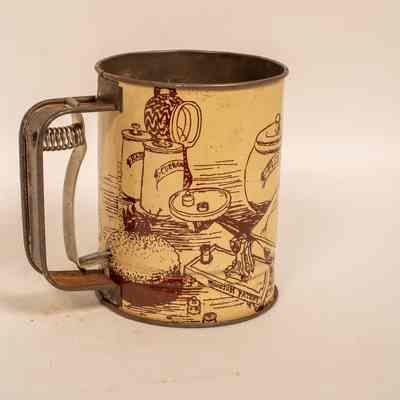 Flour sifter