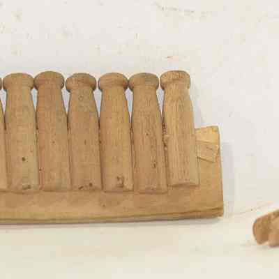 Pegs