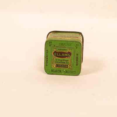 Typewriter ribbon