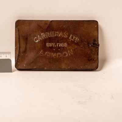 Tobacco tin