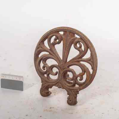 Trivet