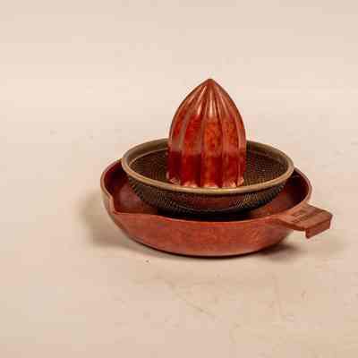 Bakelite orange squeezer