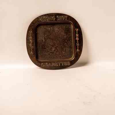 Tobacco tin