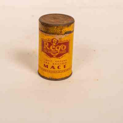 Spice tin Mace