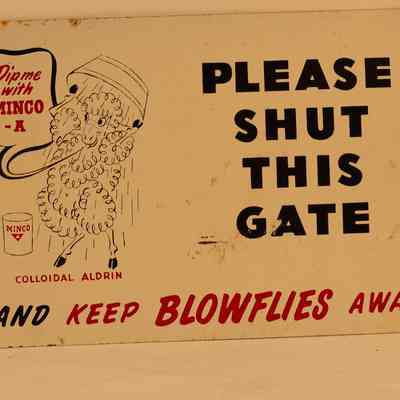 Tin Sign
