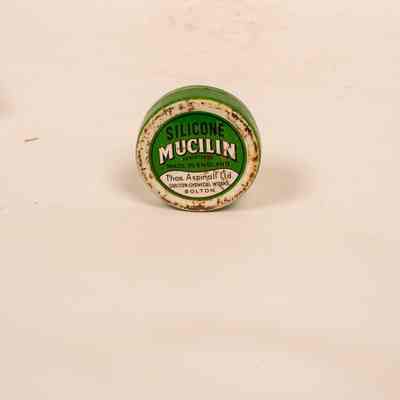 Fishing line oil